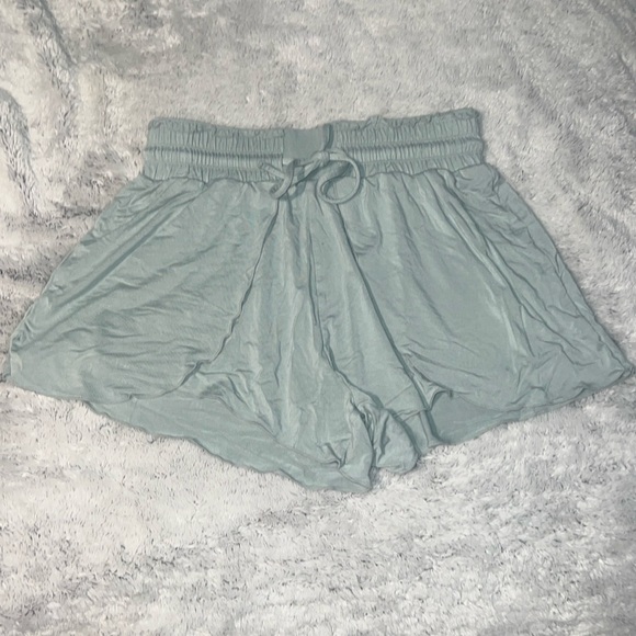 (S) Halara Light Green Flowy Shorts - Picture 1 of 5